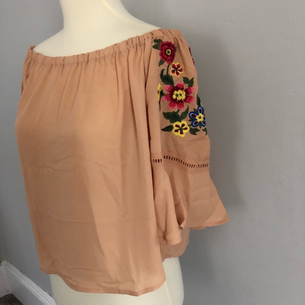 Embroidered bell sleeve off the shoulder top sz s